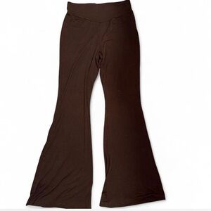 SHEIN Chocolate Flared stretchy Pants